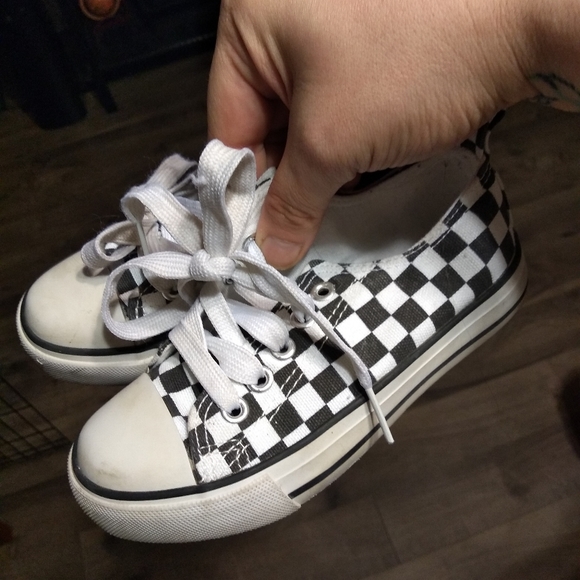 Girls Shoes Sizes 12/13 and 1! Great condition! - Picture 9 of 14